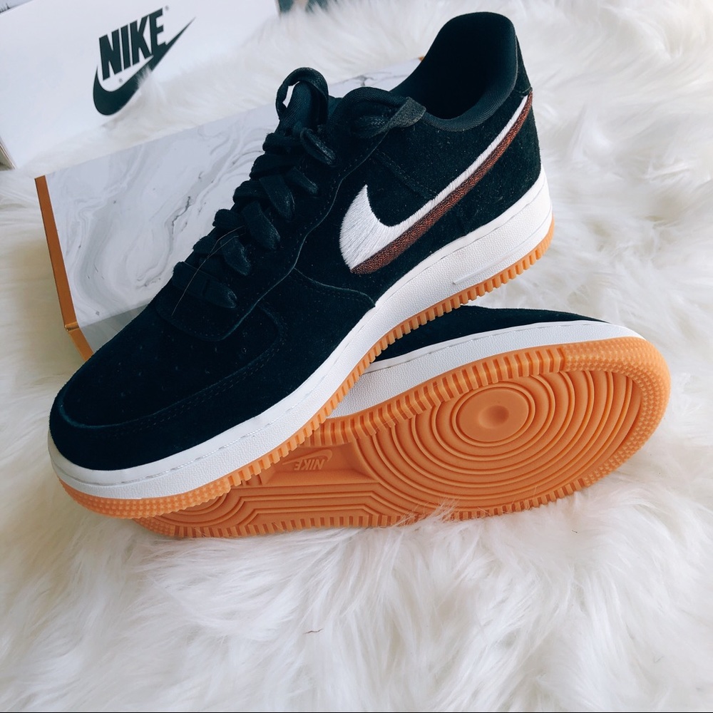 Air Force 1 LX - Picture 7 of 8